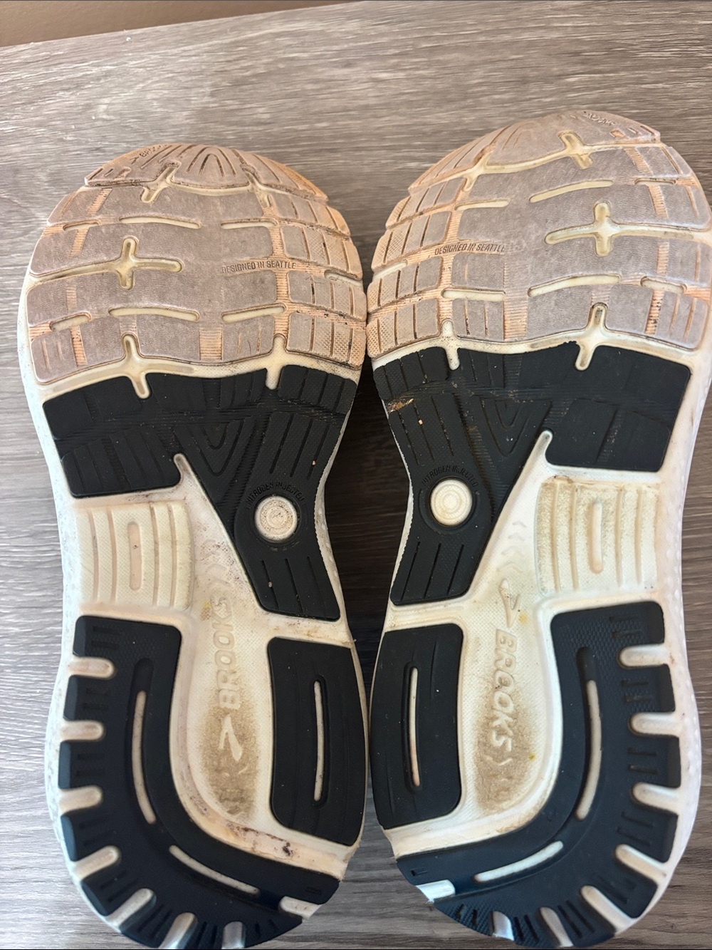 Brooks Ghost 16 Running Shoes — Black & White with a touch of pink - Picture 4 of 4